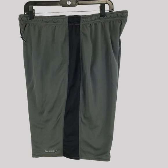 Nike Shorts Gray Black Pockets Reversible Gym Training Mens XL - Picture 4 of 11